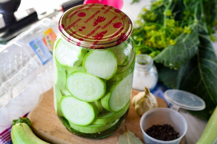 Crispy zucchini for the winter - a surprisingly tasty snack