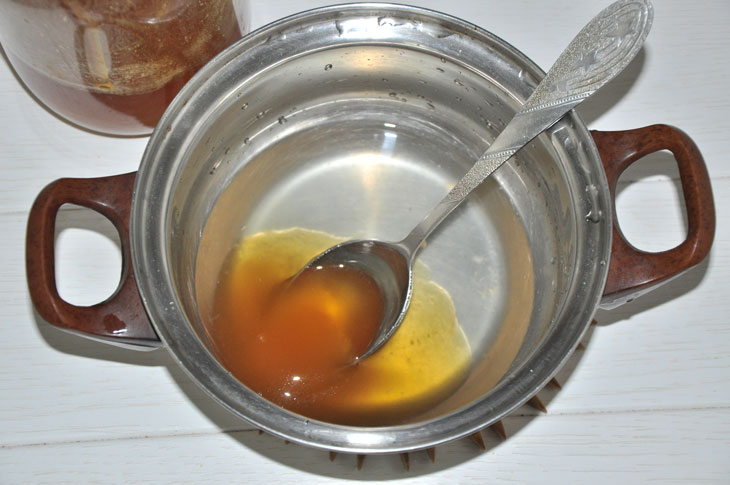 Melon in honey syrup for the winter - a delicious delicacy