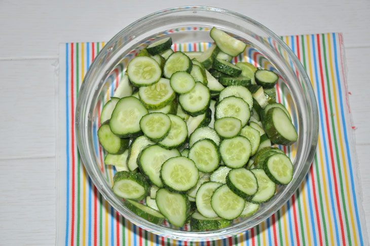 Eggplant and cucumber salad for the winter is a great option for a delicious preparation