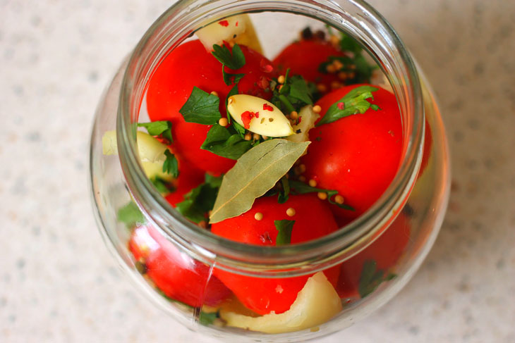 Tomatoes with sweet peppers for the winter - a step by step recipe with a photo