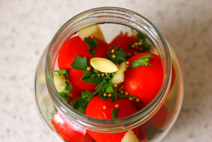 Tomatoes with sweet peppers for the winter - a step by step recipe with a photo