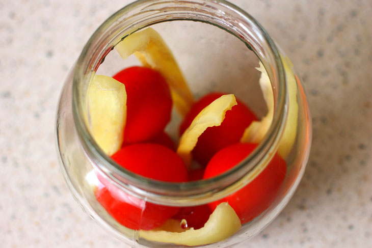 Tomatoes with sweet peppers for the winter - a step by step recipe with a photo