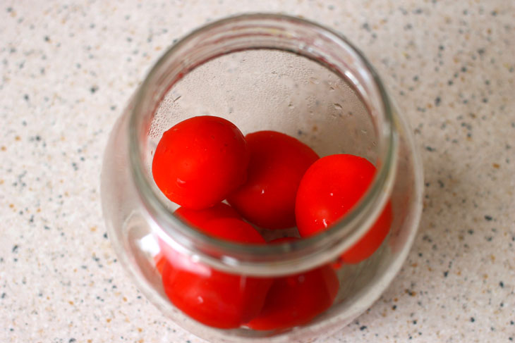 Tomatoes with sweet peppers for the winter - a step by step recipe with a photo