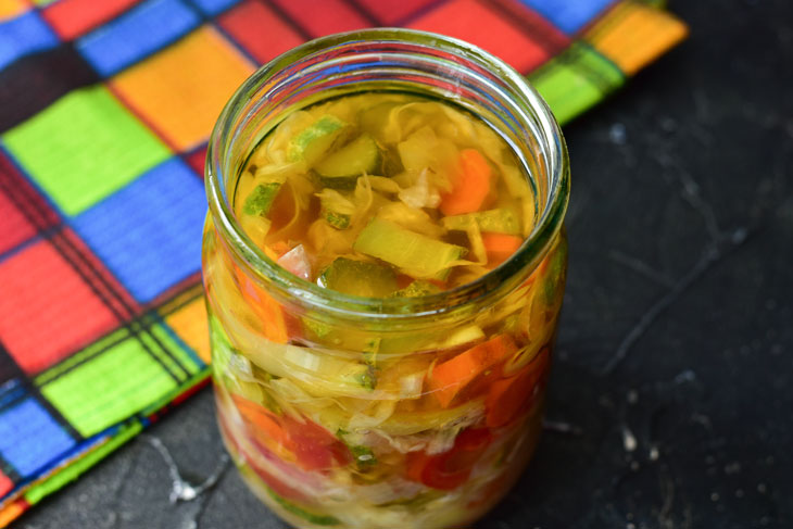 Salad "Hunter" with cabbage in jars for the winter - simply and quickly