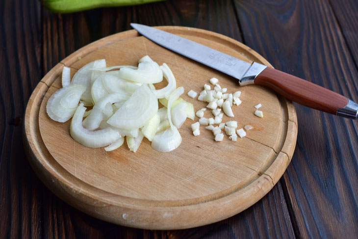 Lecho from zucchini - an incredibly tasty preparation for the winter