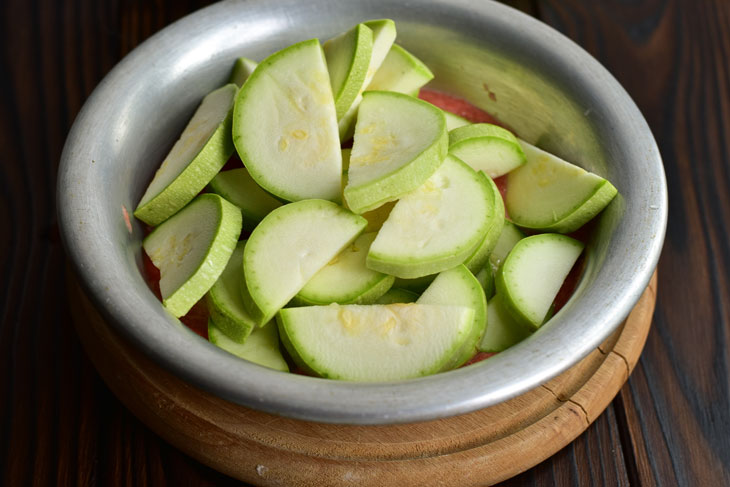 Lecho from zucchini - an incredibly tasty preparation for the winter