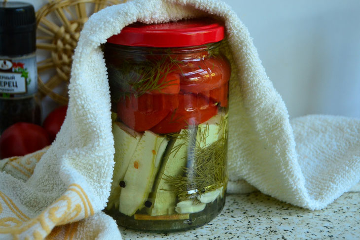 Delicious assortment of zucchini and tomatoes for the winter - a step by step recipe with a photo