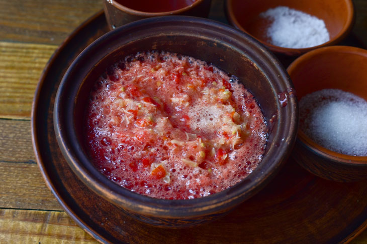 Adjika from tomatoes and horseradish - such a seasoning should be on every table