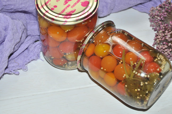 Fragrant cherry tomatoes - such preservation instantly scatters from the table