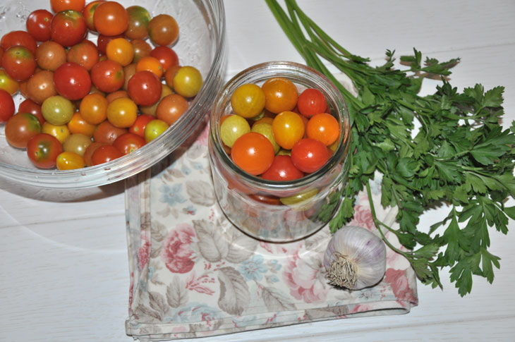 Fragrant cherry tomatoes - such preservation instantly scatters from the table