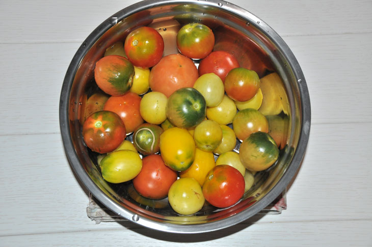 Pickled tomatoes for the winter without sterilization - a step by step recipe with a photo