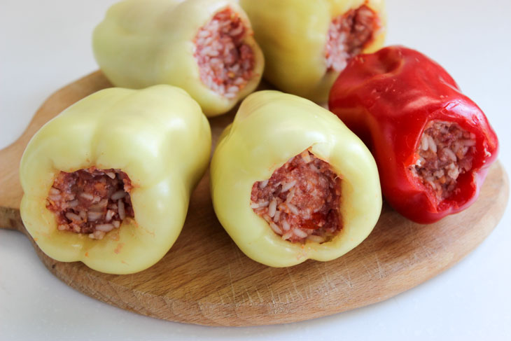 Stuffed bell pepper (frozen) - a very convenient preparation for the winter