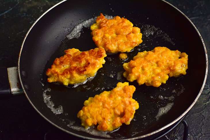 Very tender pea cutlets - a step by step recipe with a photo