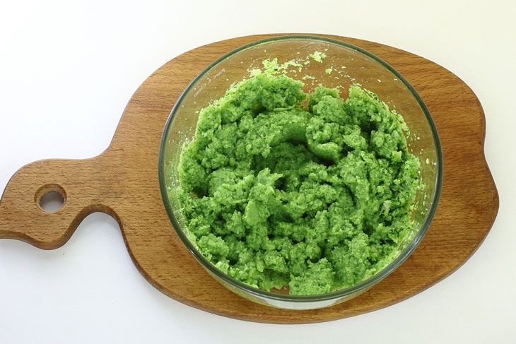 Broccoli cutlets in a slow cooker - a simple recipe for lovers of healthy food