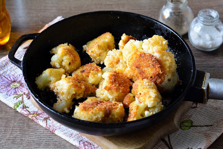 Cauliflower fried in breadcrumbs - healthy and tasty