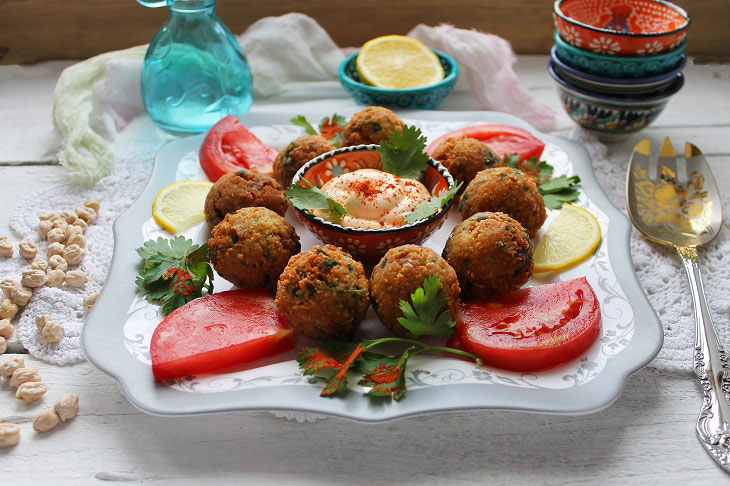 Arabic Cuisine: Classic Chickpea Falafel