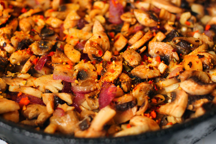 Casserole with mushrooms, eggplant and mashed potatoes