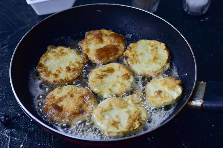 Fried zucchini in Belarusian - a simple and original dish