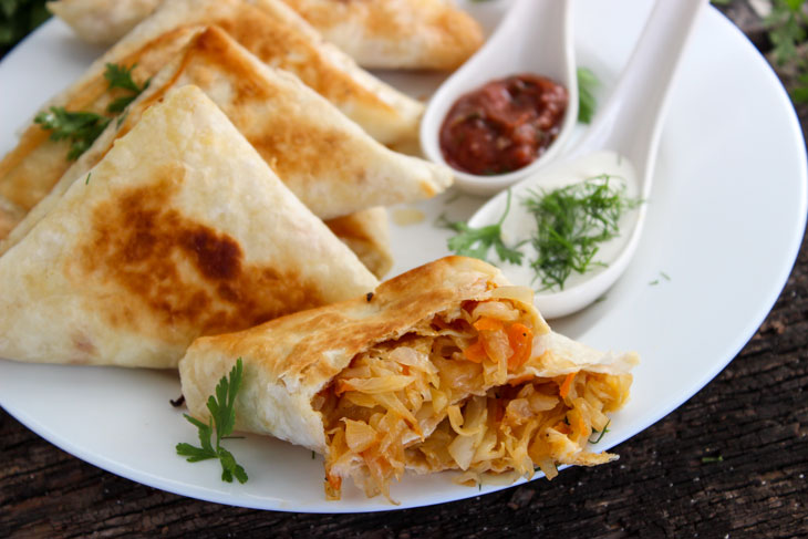 Lavash pies with cabbage in a pan - they will help out when you need to prepare a quick snack