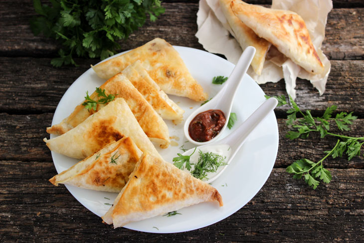 Lavash pies with cabbage in a pan - they will help out when you need to prepare a quick snack