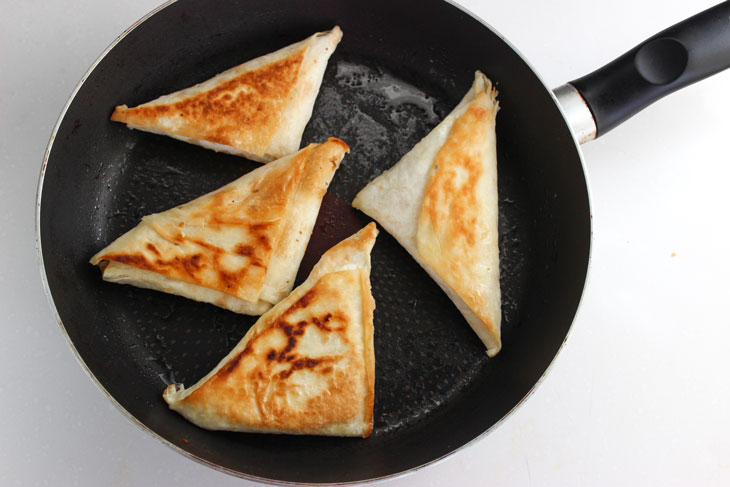 Lavash pies with cabbage in a pan - they will help out when you need to prepare a quick snack