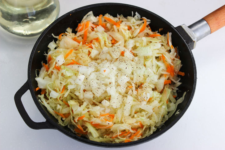 Lavash pies with cabbage in a pan - they will help out when you need to prepare a quick snack