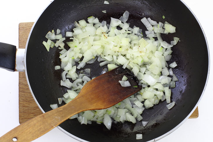 Rice with corn and green peas - a delicious side dish made from inexpensive ingredients