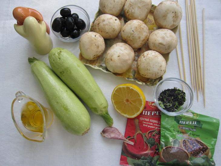 Diet kebab of zucchini with champignons - in the oven or on the grill