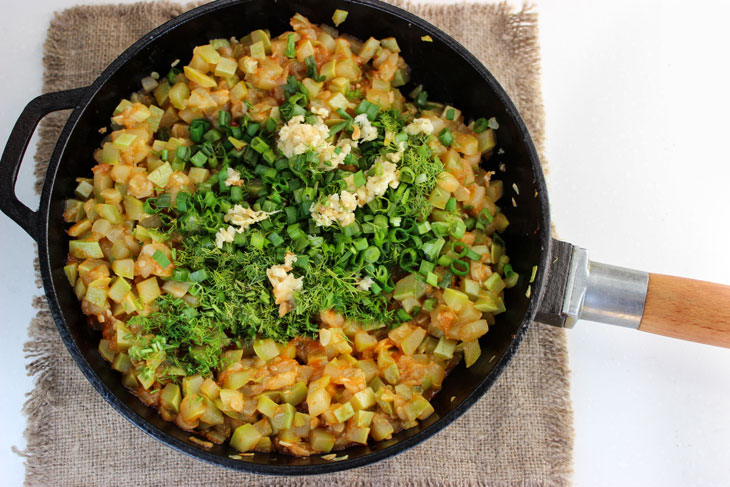 Braised zucchini with garlic and dill. A special creamy taste that is hard to resist!