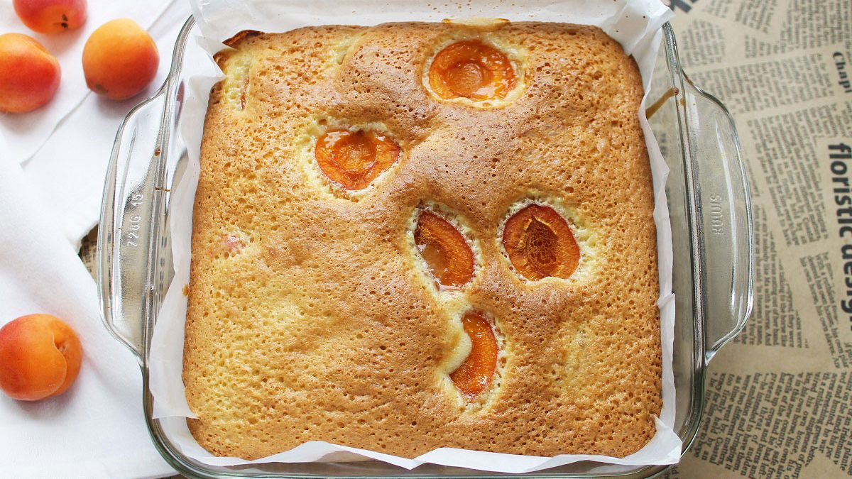 Pie with apricots “Austrian” – delicious and very tender