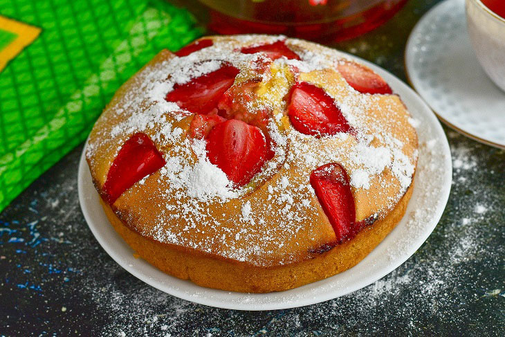 Strawberry biscuit pie - delicious and elegant