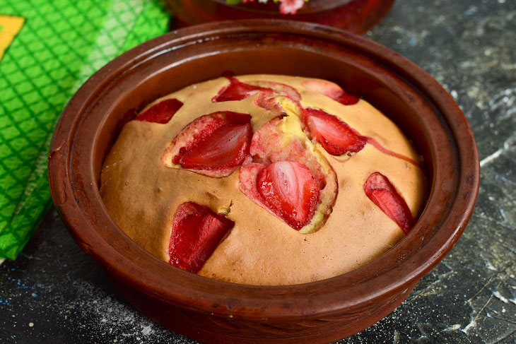 Strawberry biscuit pie - delicious and elegant