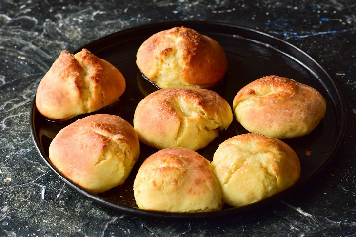 Buns "Butter Eyes" - soft and tender pastries