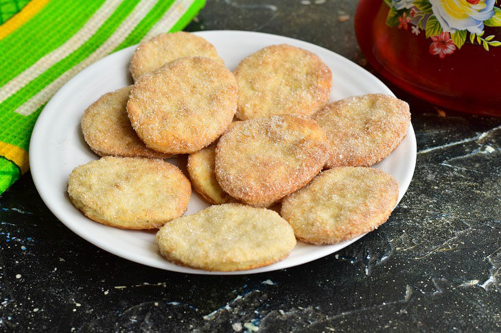 Homemade cookies on sour cream - a quick and tasty recipe