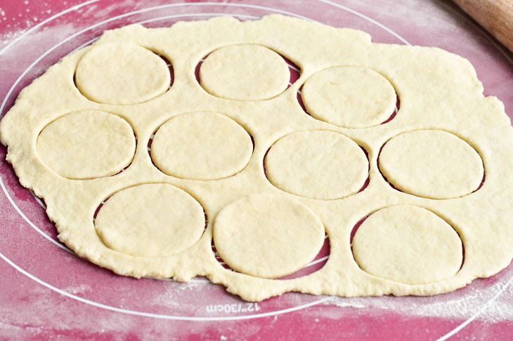 Homemade cookies on sour cream - a quick and tasty recipe