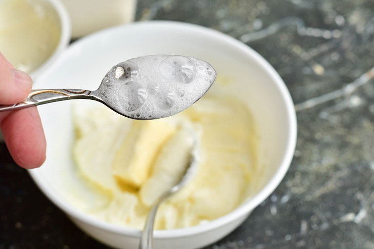 Homemade cookies on sour cream - a quick and tasty recipe