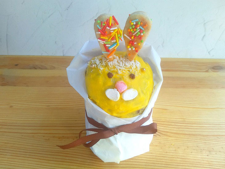 Kulich "Bunny" on kefir - festive and elegant