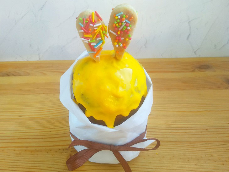 Kulich "Bunny" on kefir - festive and elegant