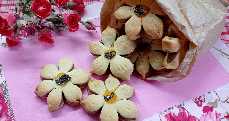 Shortbread cookies "Flowers" - tasty, delicate and elegant