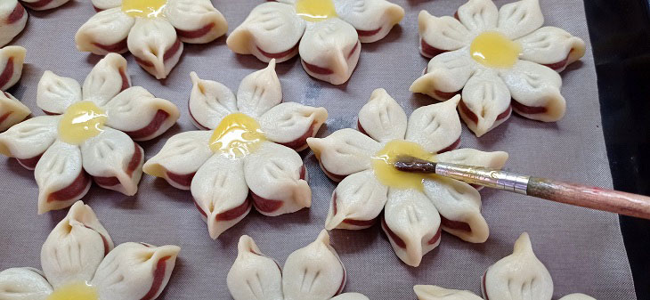 Shortbread cookies "Flowers" - tasty, delicate and elegant