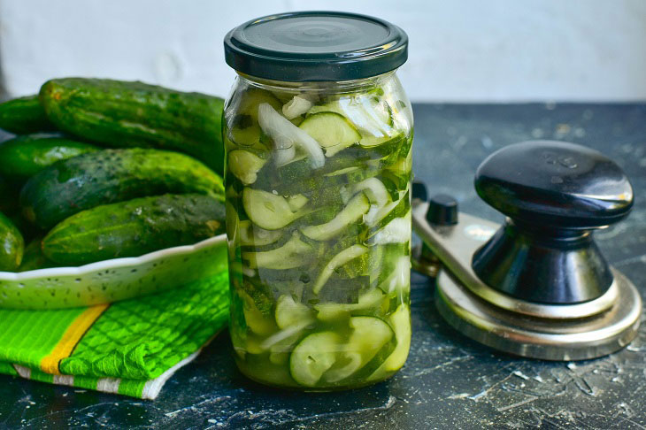 Salad "Nezhinsky" from cucumbers - an incomparable preparation for the winter