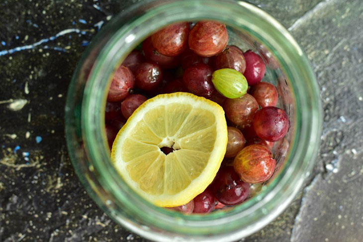 Gooseberry compote "Mojito" for the winter - refreshing and healthy