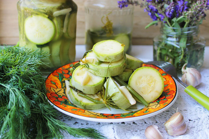 Lightly salted zucchini - a wonderful seasonal preparation