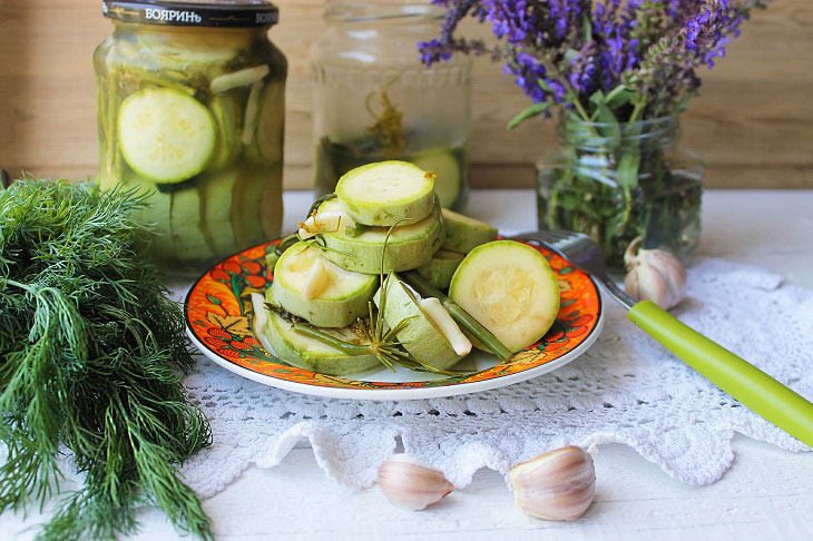 Lightly salted zucchini - a wonderful seasonal preparation