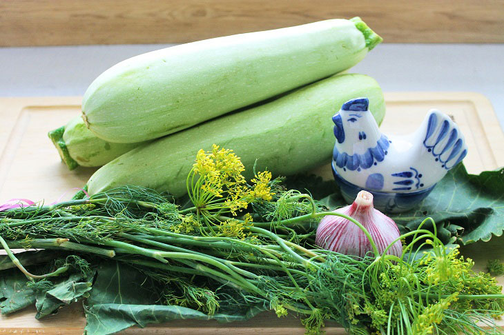 Lightly salted zucchini - a wonderful seasonal preparation