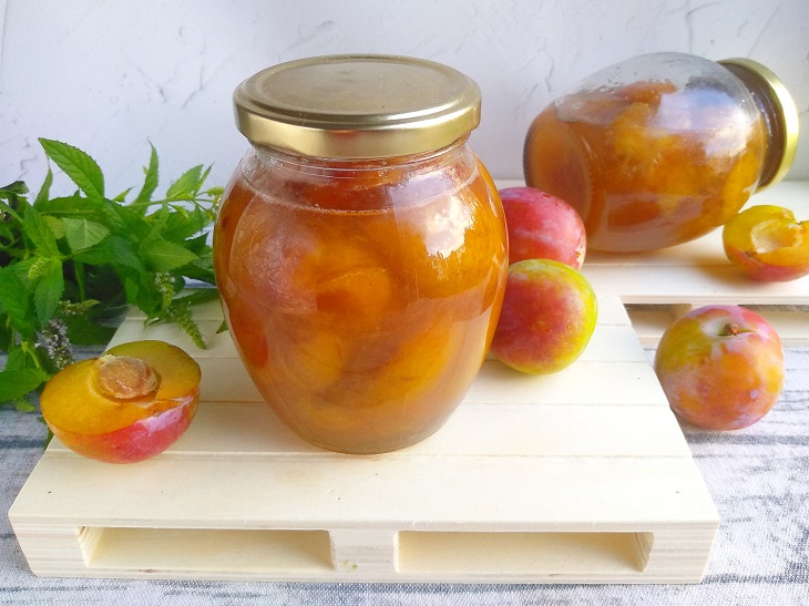 Homemade plum jam for the winter - tasty and healthy