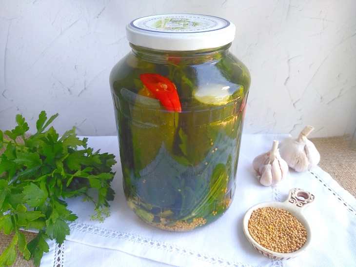 Pickled cucumbers with mustard - crispy and fragrant