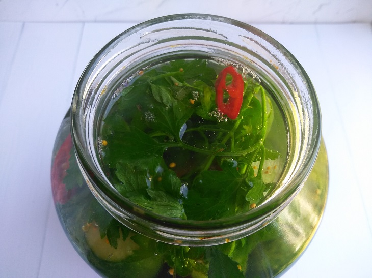 Pickled cucumbers with mustard - crispy and fragrant