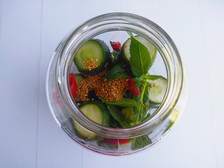 Pickled cucumbers with mustard - crispy and fragrant