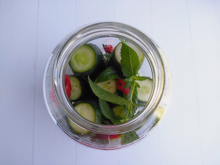 Pickled cucumbers with mustard - crispy and fragrant